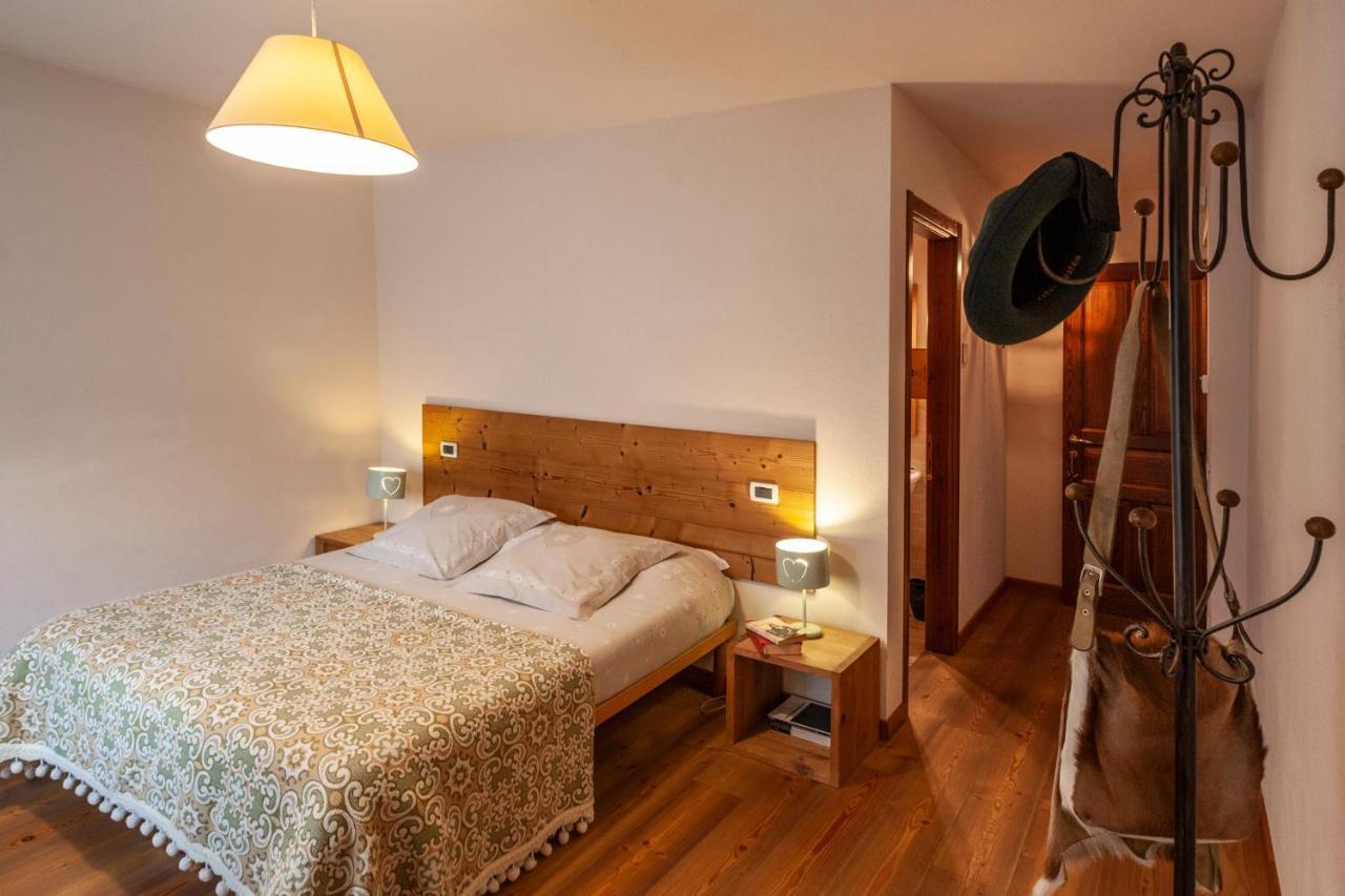 Maison Le Champ B&B Questa Casa Non E Un Albergo La Salle Eksteriør billede