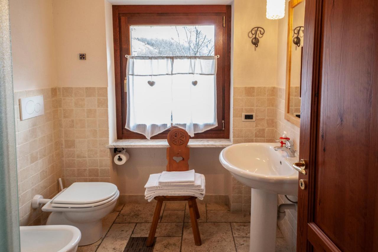 Maison Le Champ B&B Questa Casa Non E Un Albergo La Salle Eksteriør billede