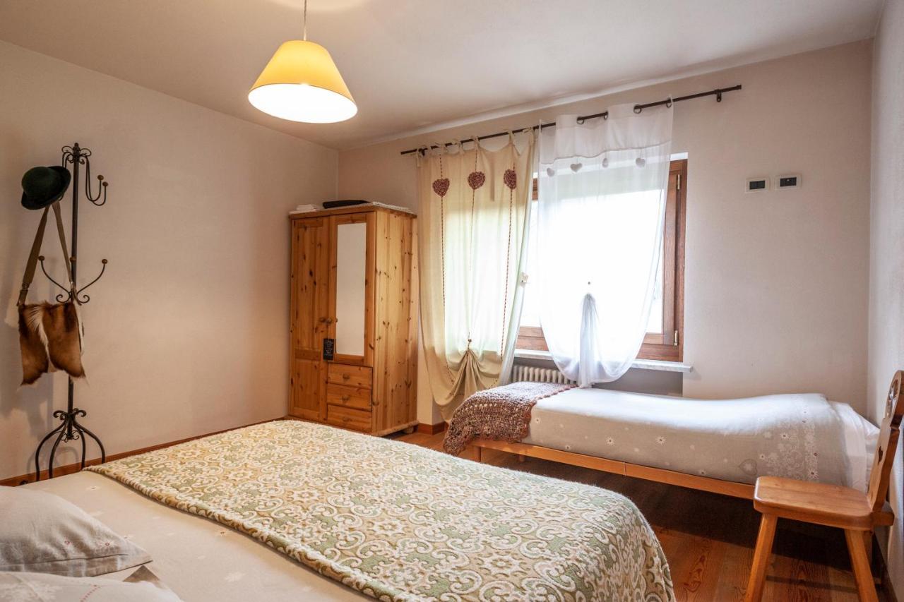 Maison Le Champ B&B Questa Casa Non E Un Albergo La Salle Eksteriør billede