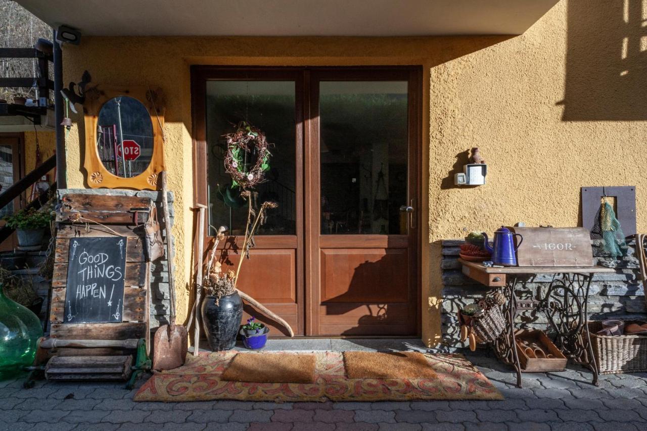 Maison Le Champ B&B Questa Casa Non E Un Albergo La Salle Eksteriør billede