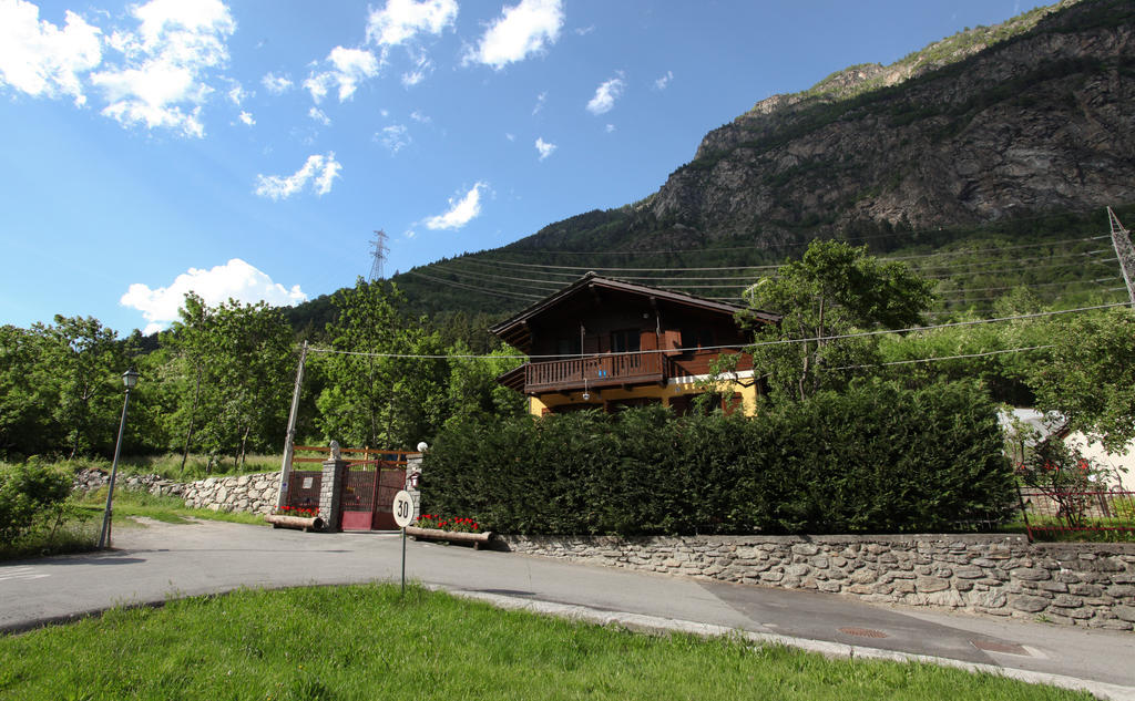 Maison Le Champ B&B Questa Casa Non E Un Albergo La Salle Eksteriør billede